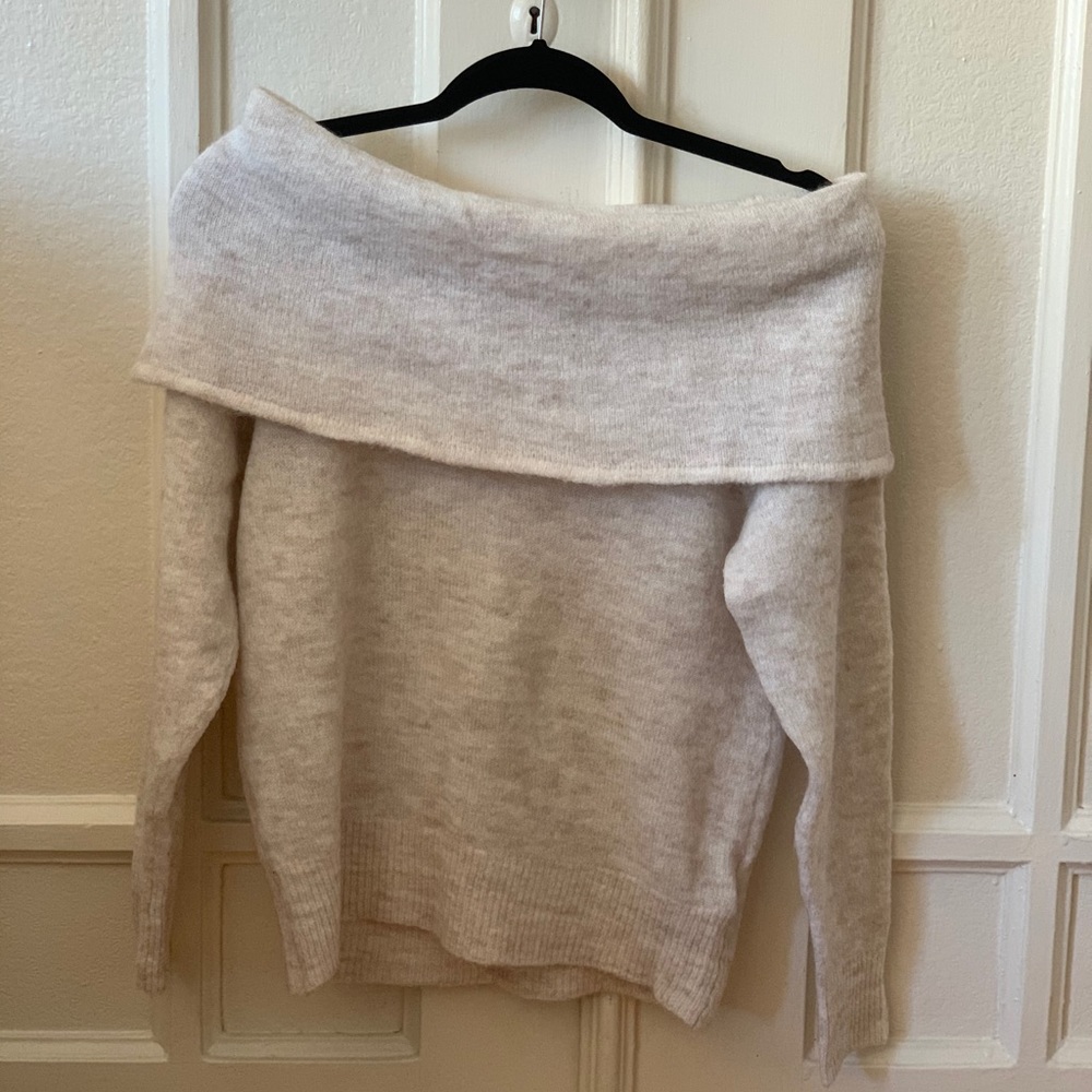 H&M sweater 😍